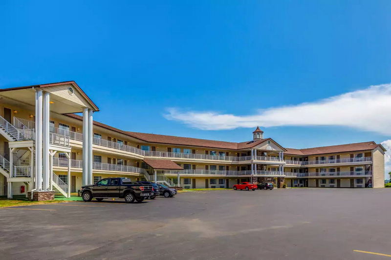 Quality Inn Lakefront (Heritage Inn Motel) - From Choice Motels Website